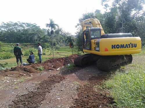SEWA ALAT BERAT EXCAVATOR PER JAM SUKABUMI