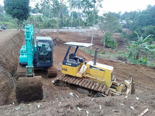 SEWA ALAT BERAT EXCAVATOR PER JAM SUKABUMI